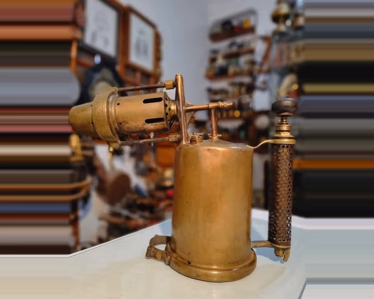 Très grande lampe à souder F. J. Vesta classe C — vue principale