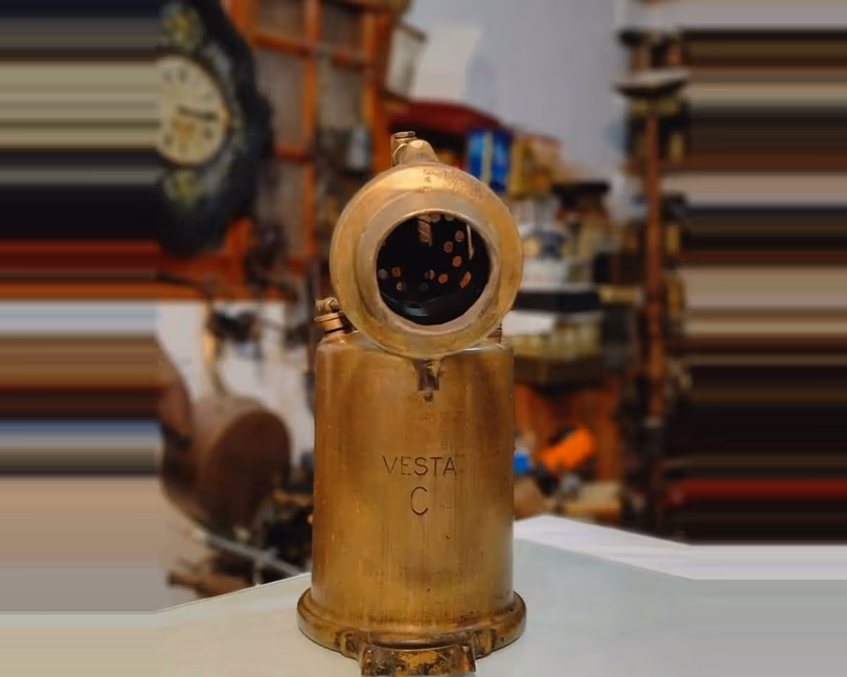 Très grande lampe à souder F. J. Vesta classe C — détail