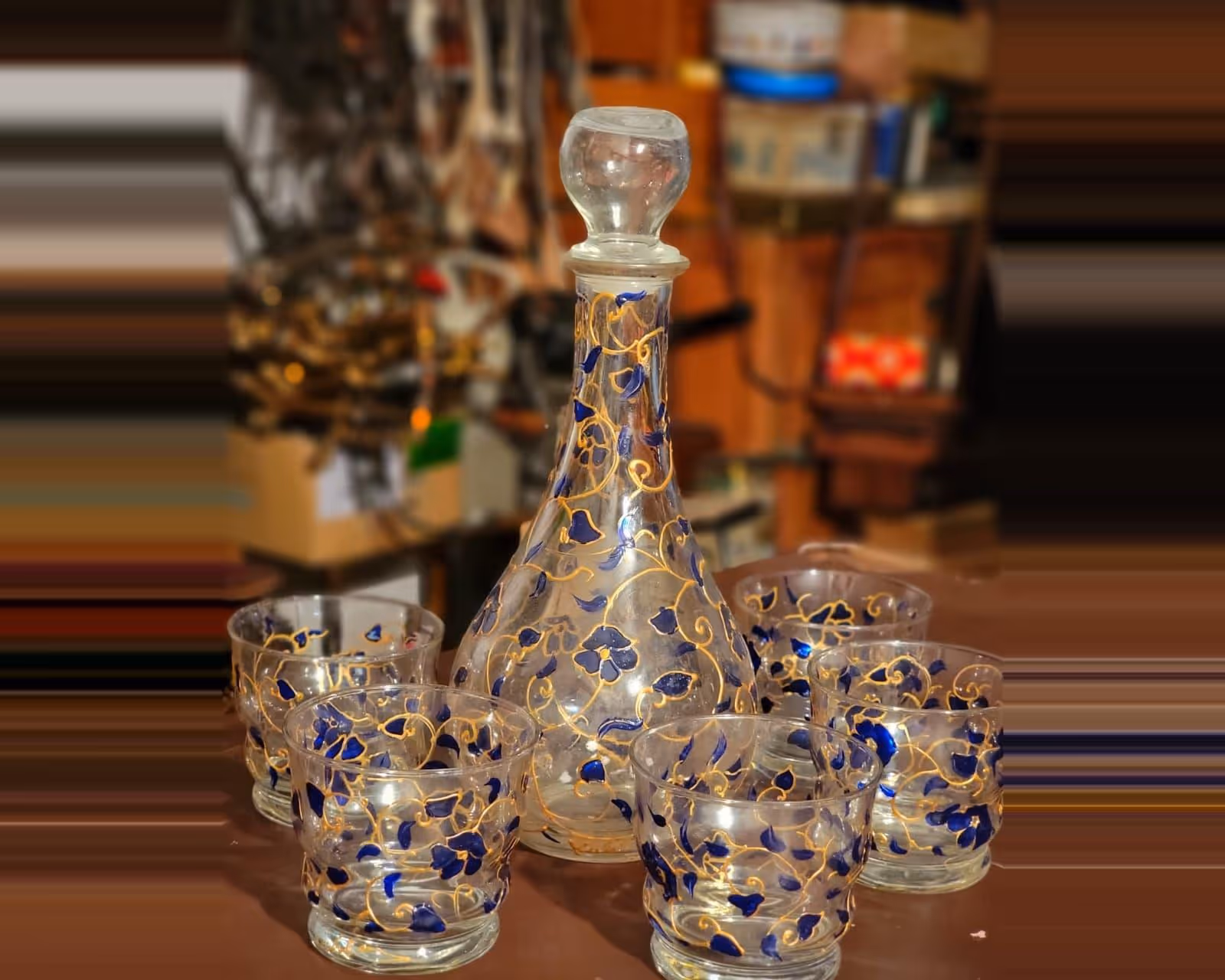 Service à eau émaillé signé Abderrahmane Kahlane — Carafe et verres — vue principale