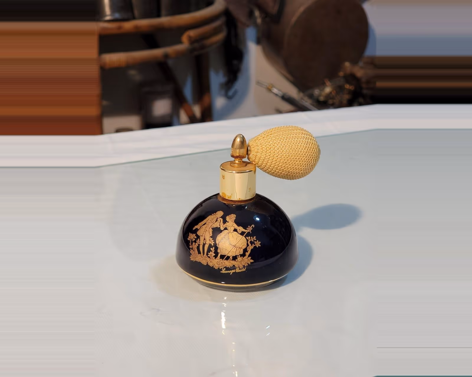 UVaporisateur de parfum vintage en porcelaine de Limoges Castel
