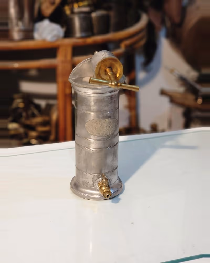 Véritable irrigateur du Dr. Eguisier.