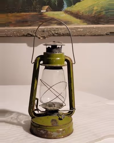 Lampe tempête à pétrole
