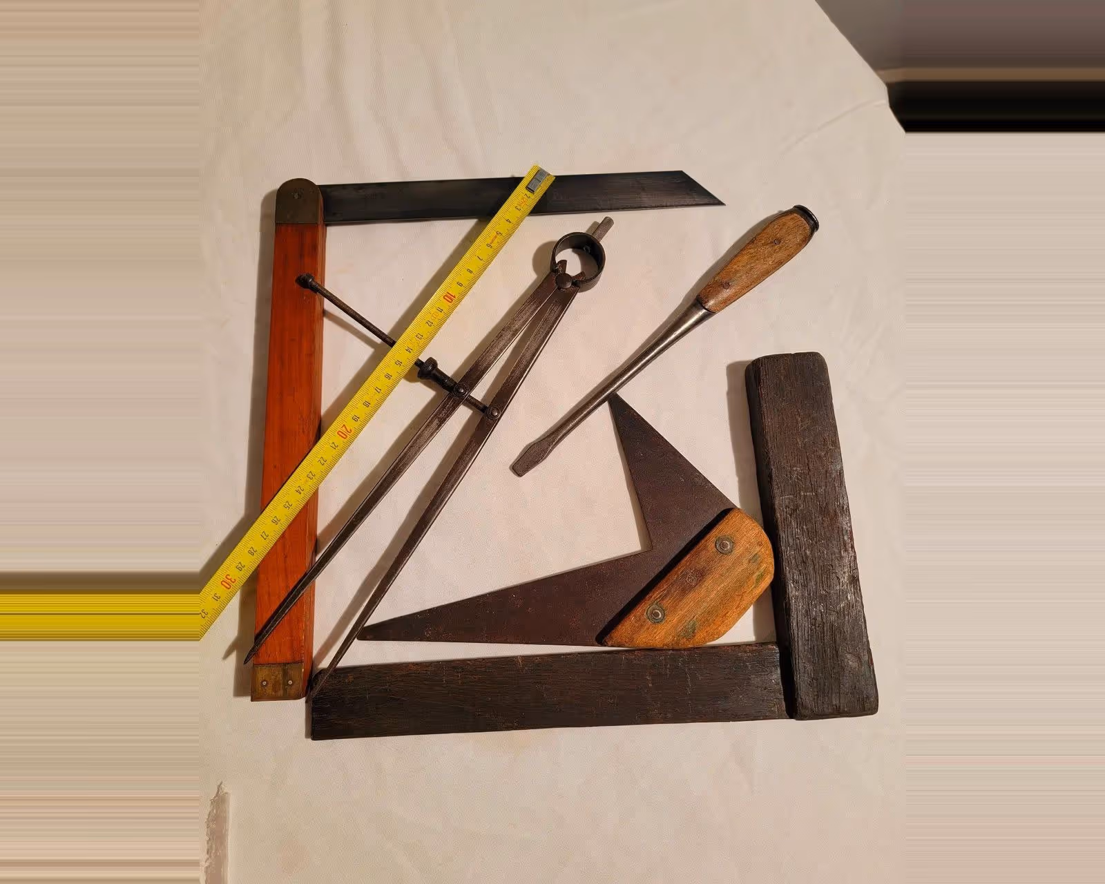 Lot d'outils anciens.