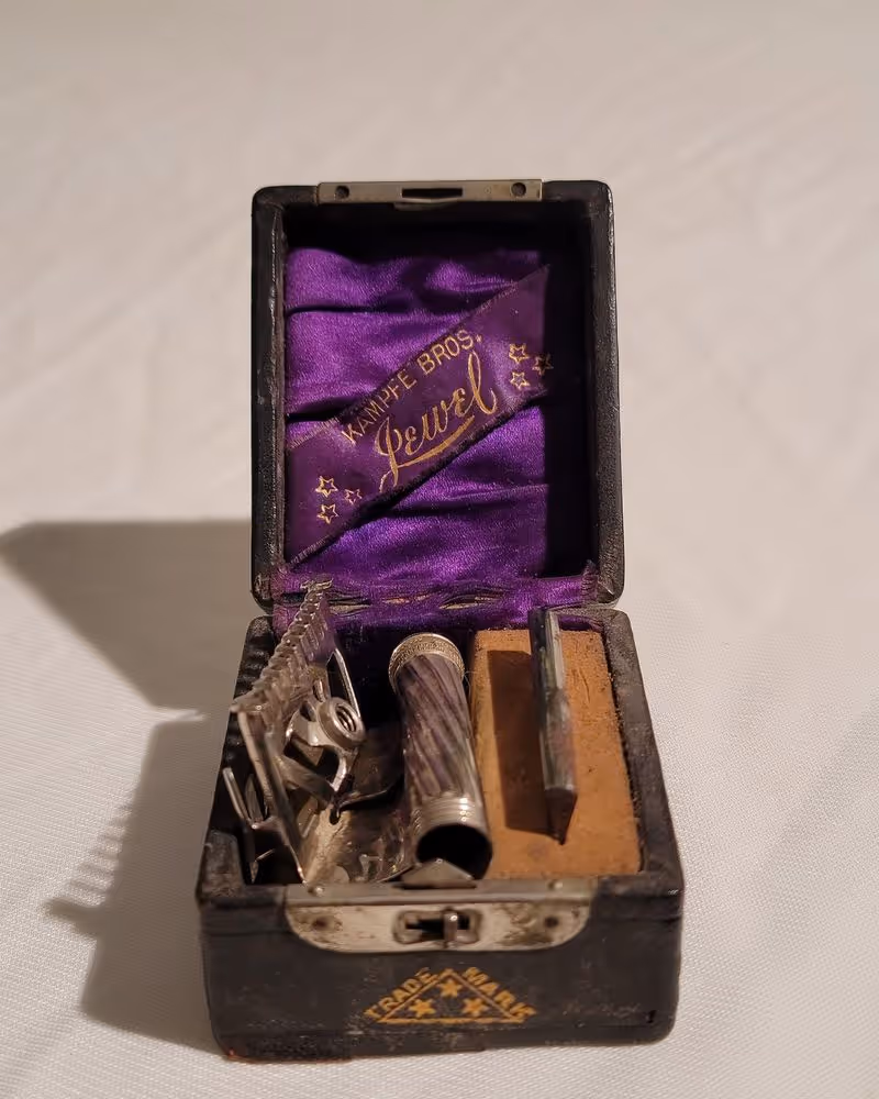 Antique coffret à barbe de voyage fin 19eme